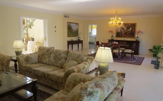 Spacious 700m2 villa, Golfers paradise.