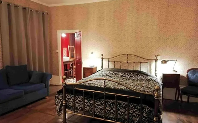 3 Place des Arbres, Chambres D'Hotes, Felletin