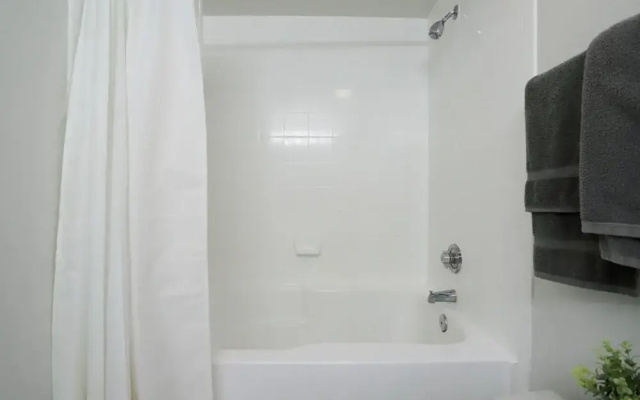 Cozy 2 Bedroom Condo Ballston