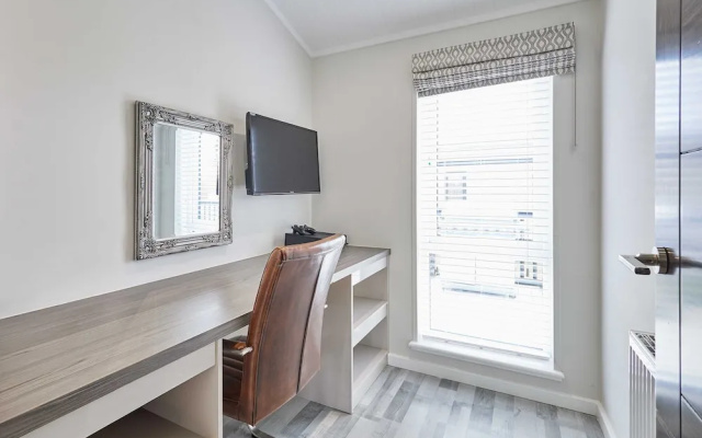 Host Stay Newport Bridge Lodge
