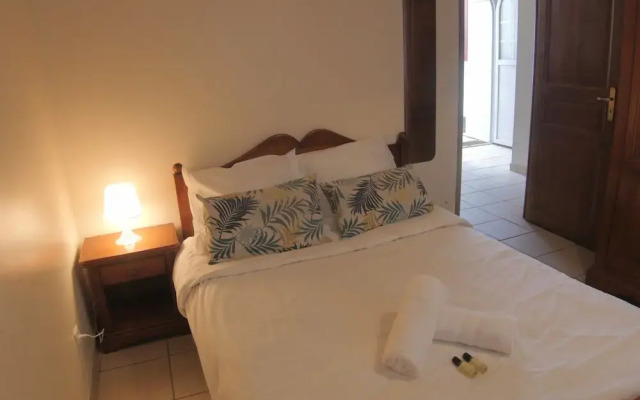 Amazing two Bedroom Flat, 10min From Miramar Beach