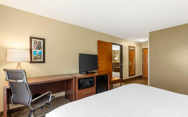 Comfort Inn & Suites Grinnell near I-80