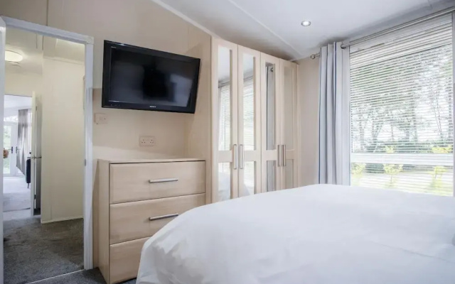 1 Manor Lodge - 3 Bedroom Lodge - Pendine