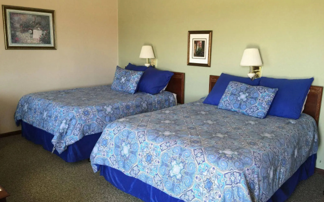 Crest Country Inn