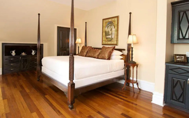Southernmost House - Adult Exclusive