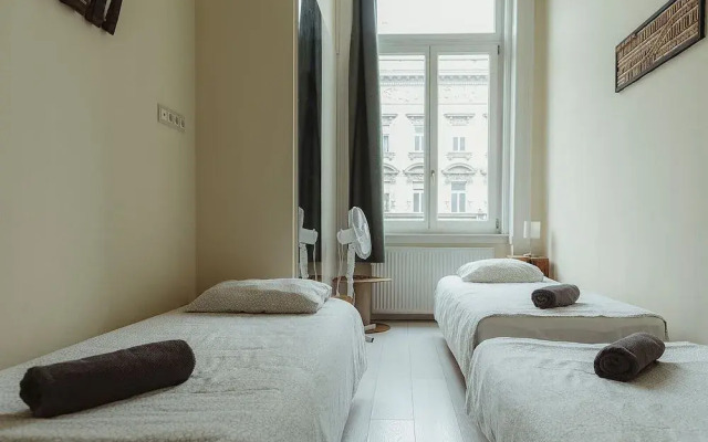 József - Group Apartment with Sauna