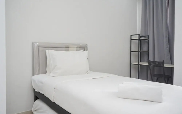 Homey And Simply Studio At Transpark Bintaro Apartment