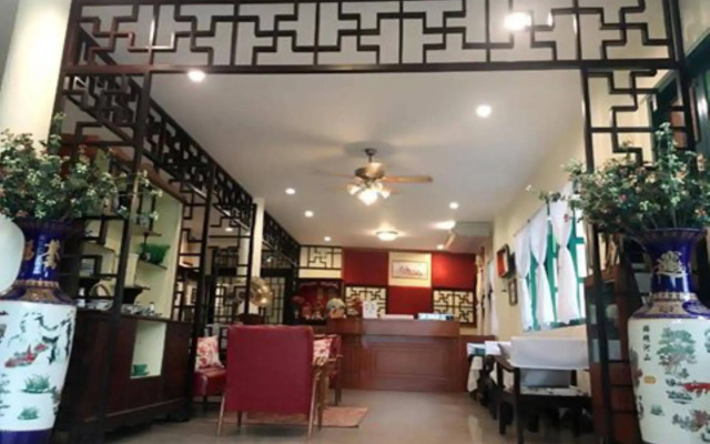 Srisomboon Hostel