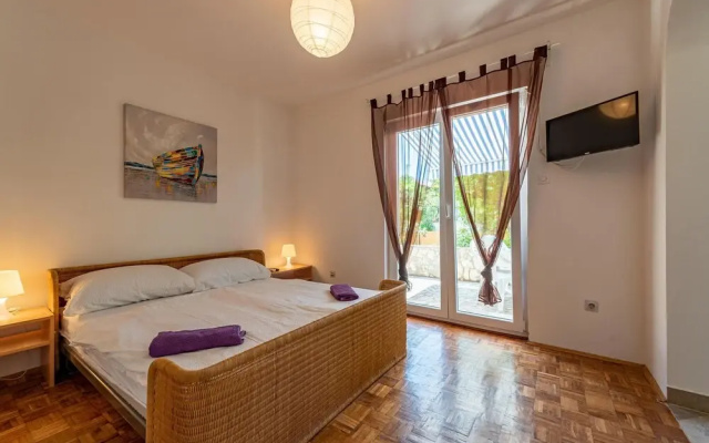 Amazing Apartment in Privlaka With Wifi