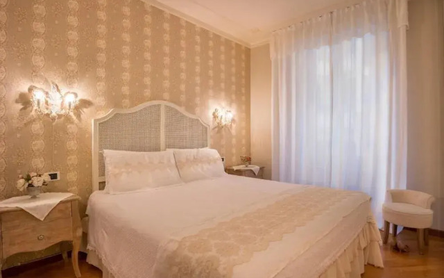 Αn enchanting residence in front of the Juliet house