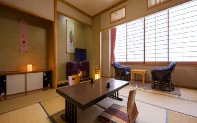Yokobori Onsen Shiunkaku