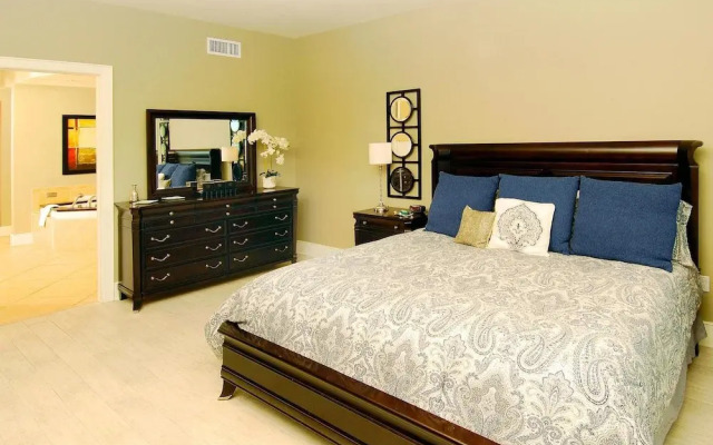 Turquoise Place Unit 1008D