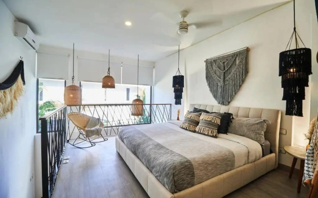 Neem 11 Stylish&Bright APT 2 Pools, AC, Gym & 50MB WIFI