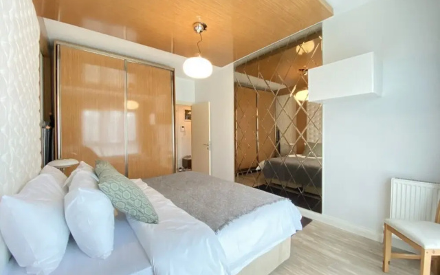 Refreshing Apartment in Kartal