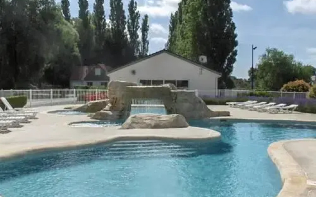 Camping Du Port De Plaisance