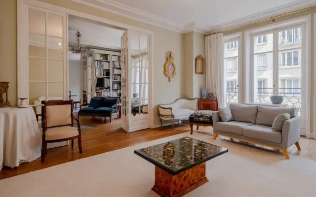 Paris Prestige Rousseau Residence