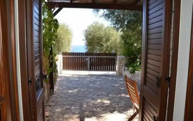 Mirto Sotto - Casa in Pietra sul Mare