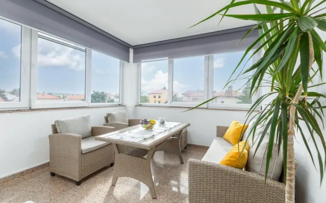 Nice Home in Valbandon With Wifi and 3 Bedrooms