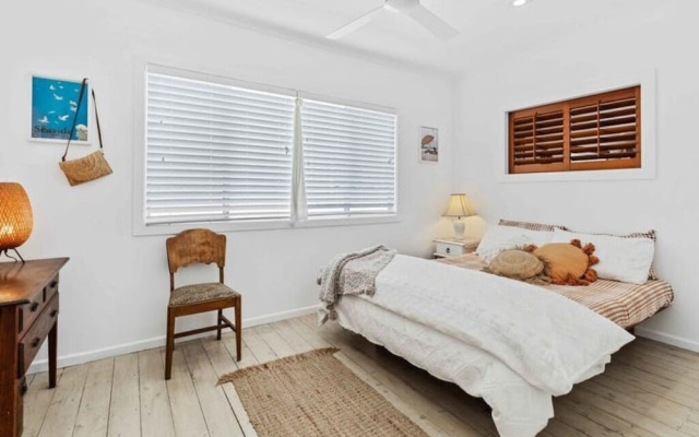 Burleigh Coastal Escape 4BR Home