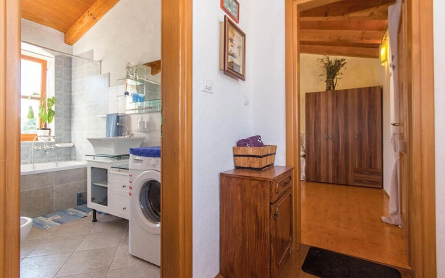 Amazing Home in Boduleri With Wifi and 4 Bedrooms