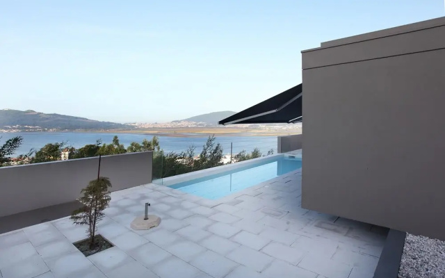 Pool Wifi Parking Fireplace Mystay