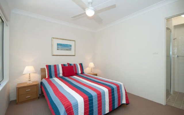 Nicholli, Bay Parklands, Unit 35/2 Gowrie Avenue