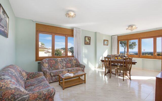Отель Villa Crespo Бланес комната для гостей