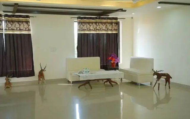 FabHotel Pink Park