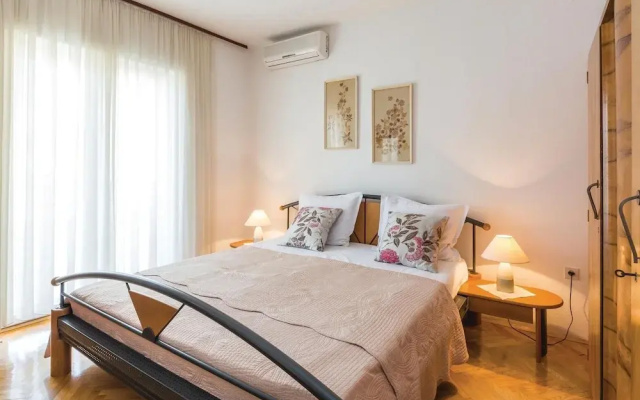Beautiful Home in Makarska With Wifi and 2 Bedrooms