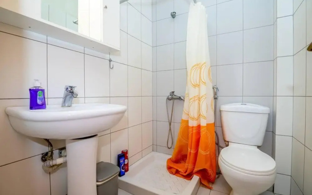 Cozy 'koukou' Discrete Apartment in Orestiada