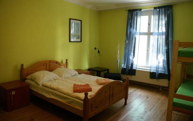 Frolic Goats Hostel комната для гостей