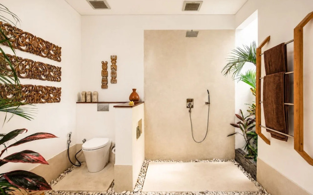 Dreamy 5 BR Villa 200m to Berawa Beach