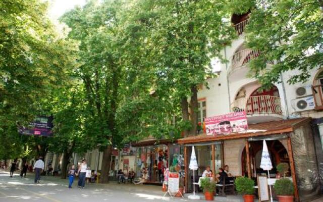 Отель St.st. Constantine And Helena Болгария, Сандански - отзывы, цены и фото номеров - забронировать отель St.st. Constantine And Helena онлайн вид на фасад