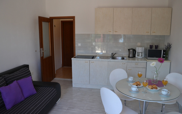 Apartment Marin1 - near pebble beach: A1 Trogir, Riviera Trogir