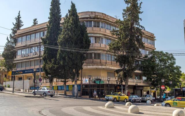 Antika Amman Hotel вид на фасад