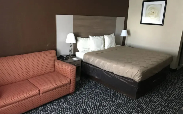 Econo Lodge Near Pimlico Racetrack