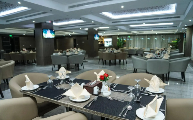 Отель Arman Hotel Juffair Mall