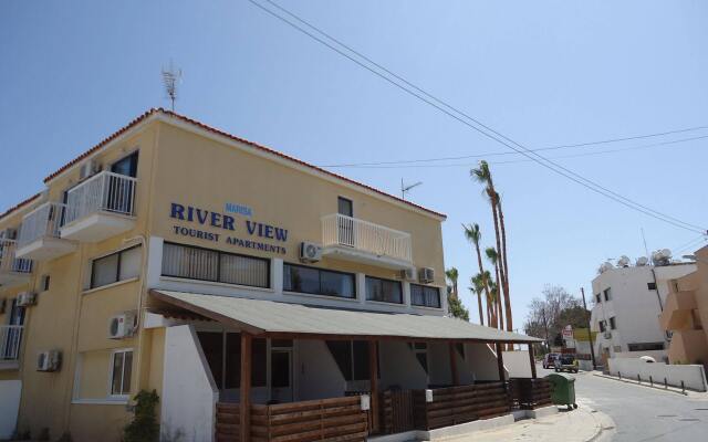 Marisa Hotel Apartments вид на фасад