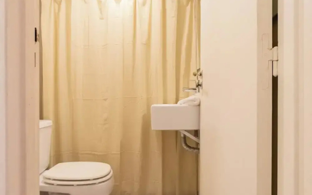 MOT + Junin 1435 - 4 Bd 8 Pax in Recoleta
