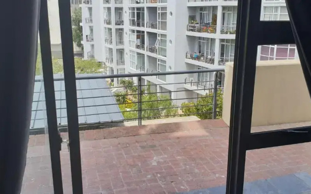 Tyger Waterfront luxurious and central Cape Town