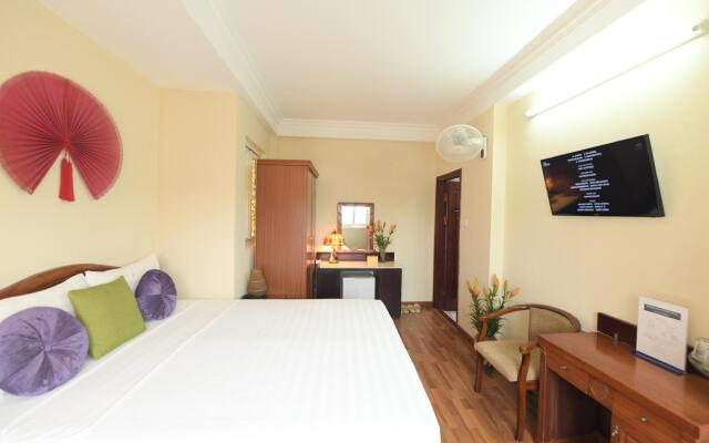 Отель Holiday Lakeview Hotel Вьетнам, Ханой - отзывы, цены и фото номеров - забронировать отель Holiday Lakeview Hotel онлайн комната для гостей