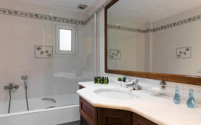 Athenian Grand Riviera Villa