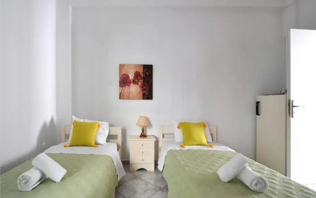 White Rooms Paros