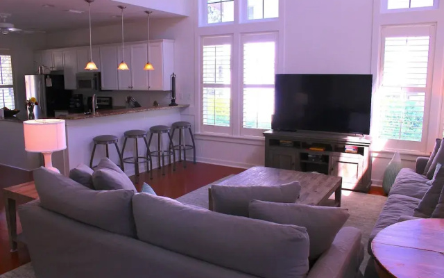 1277 Laurel Grove - 3 Br Home