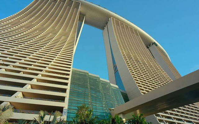 Отель Marina Bay Sands вид на фасад