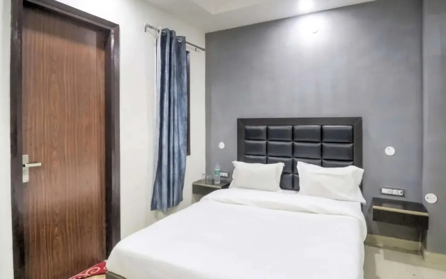 Mahavir Enclave by OYO Rooms