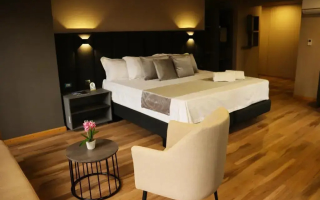 Giluxe Hotel