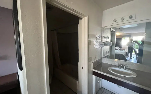 Casa Blanca Express & Suites Cypress Buena Park - Anaheim Area