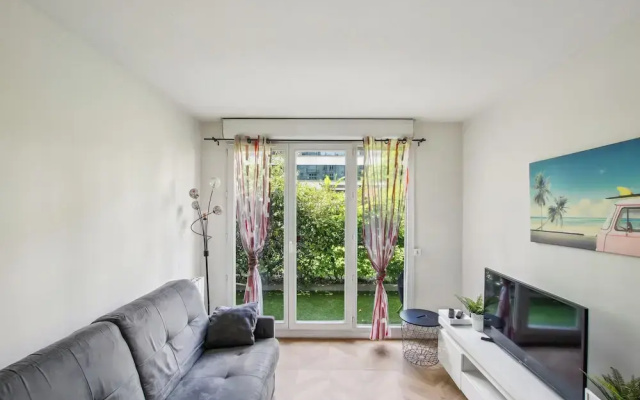 1BR Paris 10th Gare du Nord Stade France