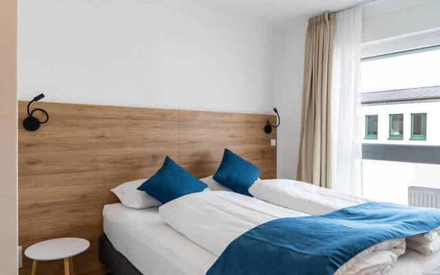Hotel 83